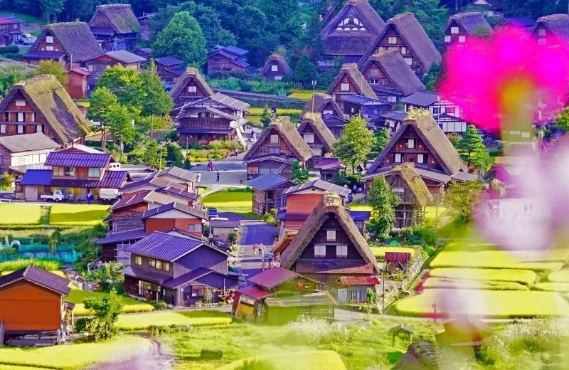 Khám phá những ngôi làng cổ Nhật Bản đẹp như tranh