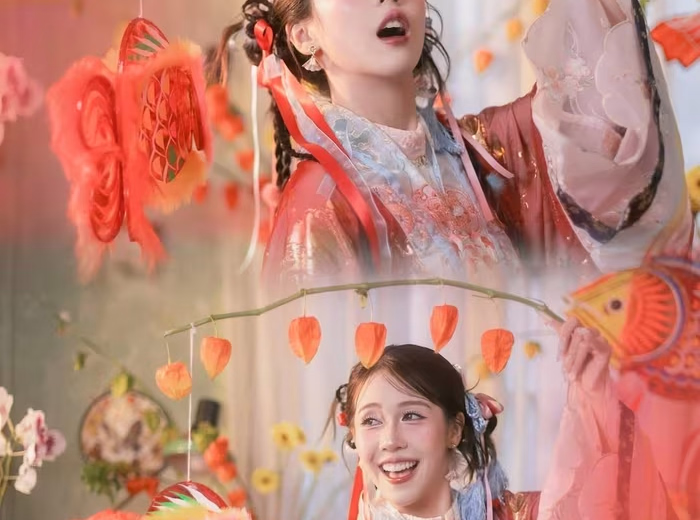 Hậu Hoàng nhí nhảnh trong bộ ảnh Trung thu