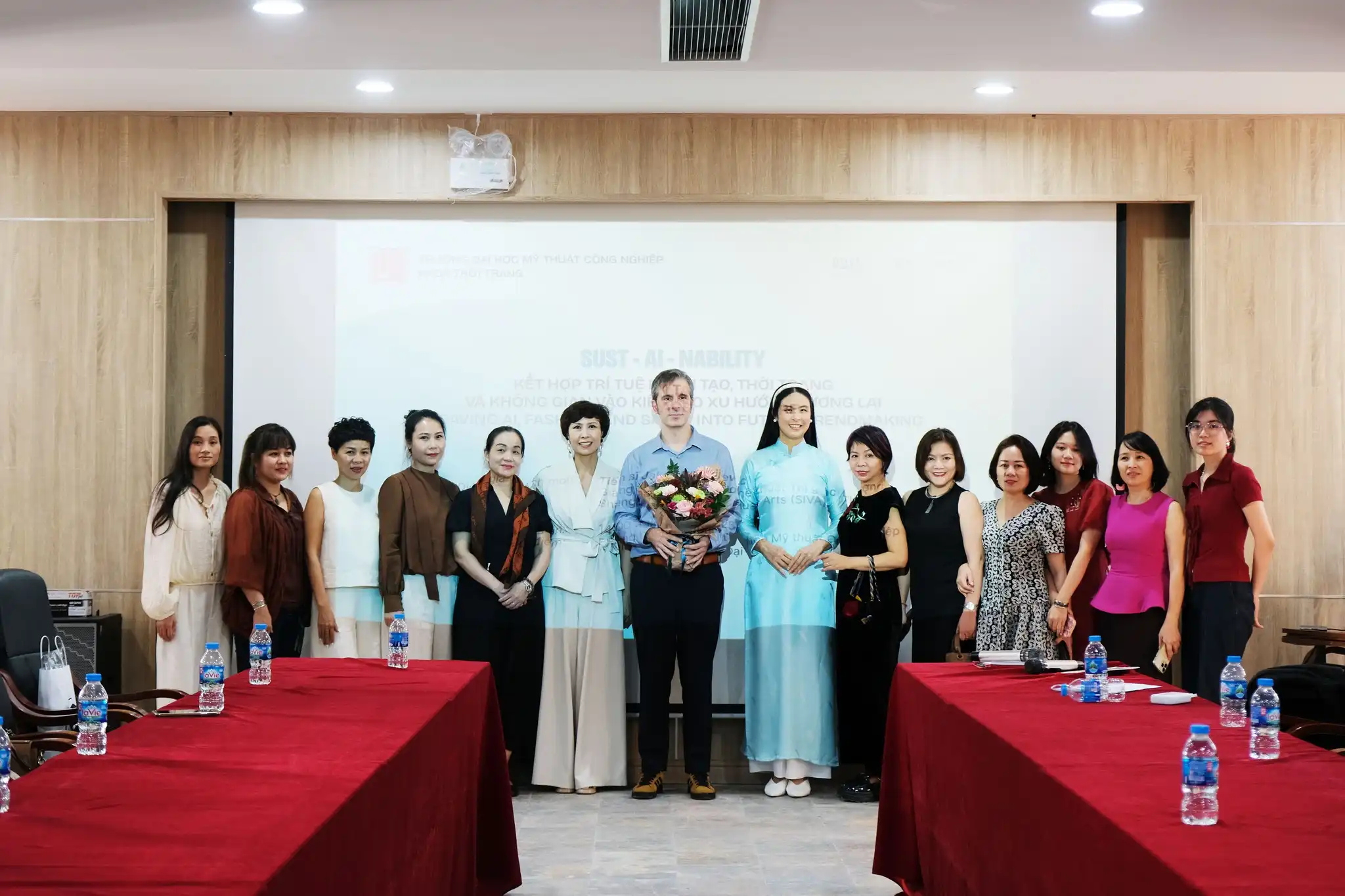 Hội thảo khoa học “SUST-AI-NABILITY”: Khi trí tuệ nhân tạo, thời trang và không gian cùng kiến tạo xu hướng tương lai
