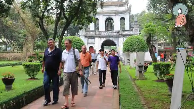 “Sự Hiếu Khách Hà Nội”: Khi Sự Tinh Tế Nằm Ở Những Điều Không Nói Ra